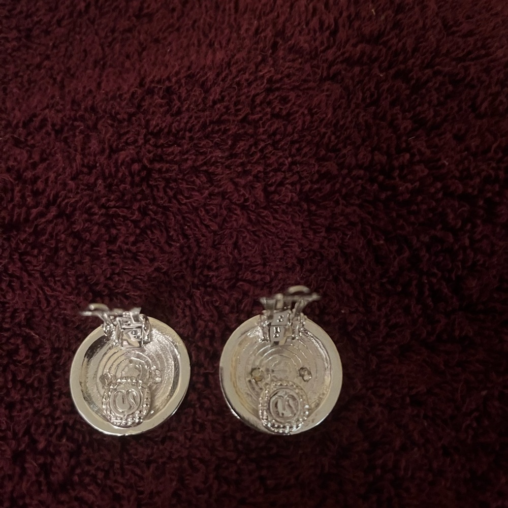 🚫SOLD🚫St. John Silver and Gold Eagle Clip Ons. - Picture 5 of 6